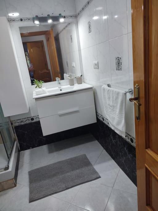 Apartamento En Playa Carvajal فوينخيرولا المظهر الخارجي الصورة